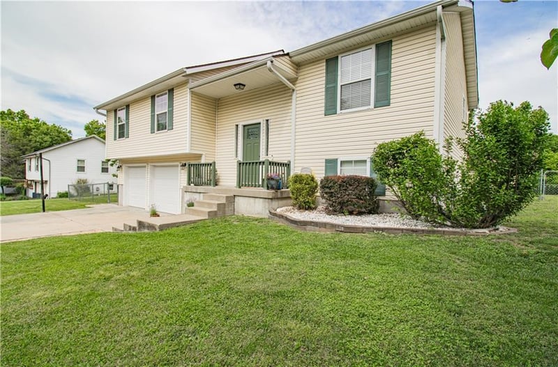 139 621 Rd, Warrensburg, MO 64093