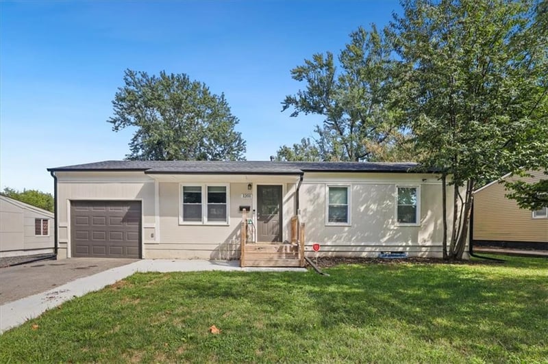 1201 Indian Ln, Independence, MO 64056