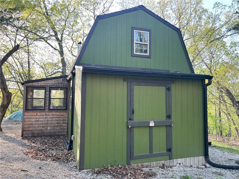 65 Hilltop Dr, Mound City, KS 66056