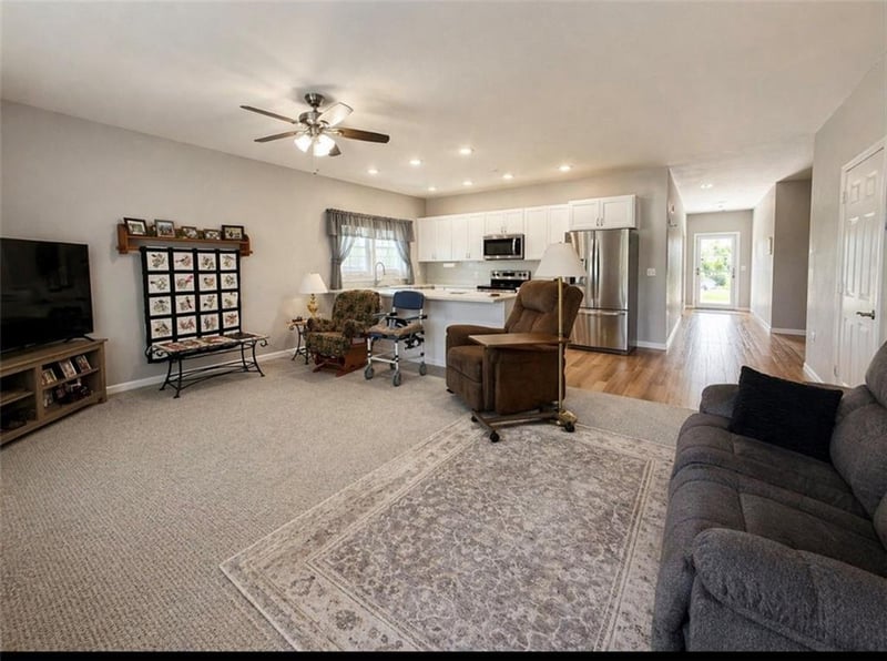 30624 Porter Dr, Maryville, MO 64468