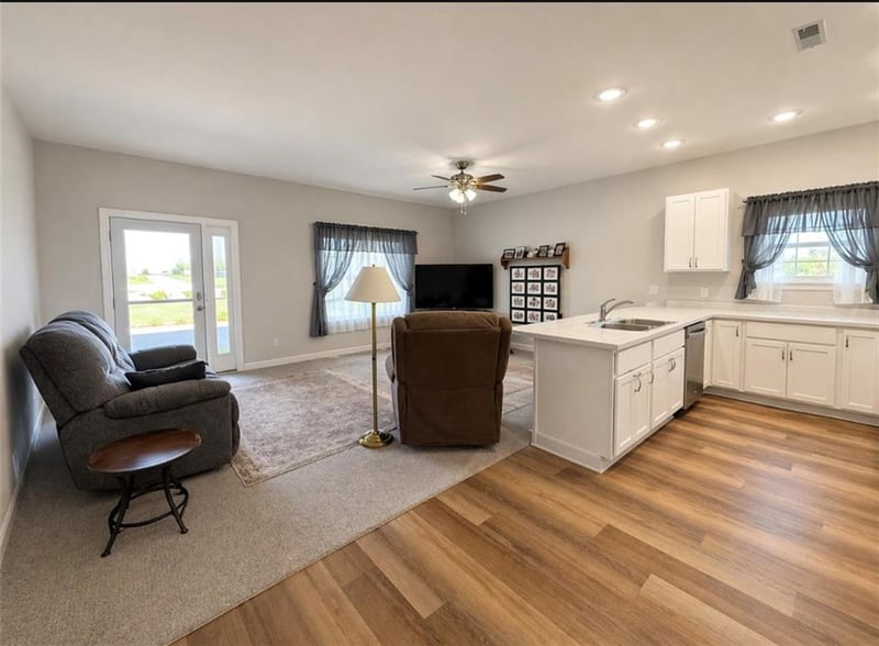 30624 Porter Dr, Maryville, MO 64468
