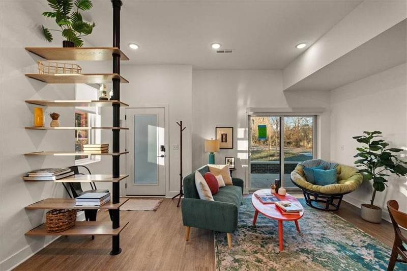 1225 29th St, Kansas City, MO 64109