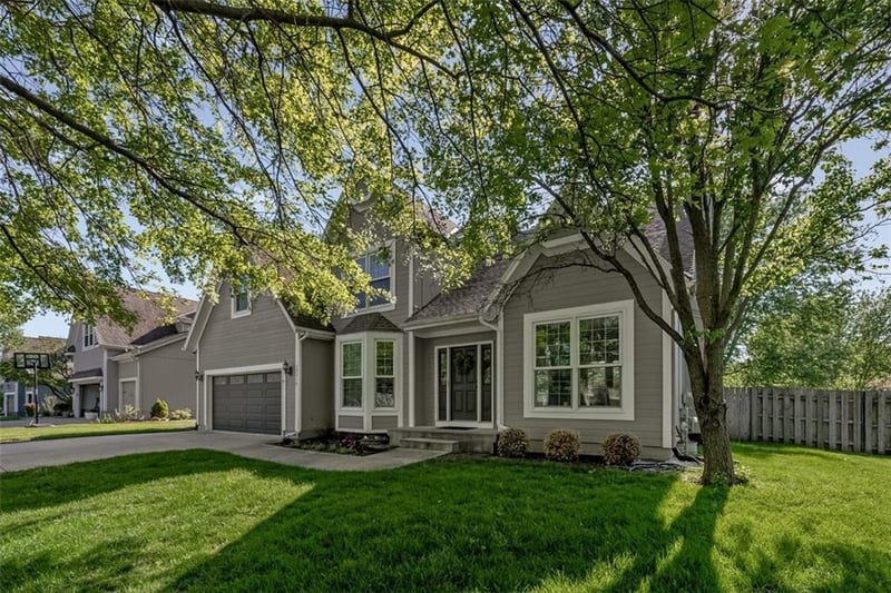 15216 Woodson St, Overland Park, KS 66223