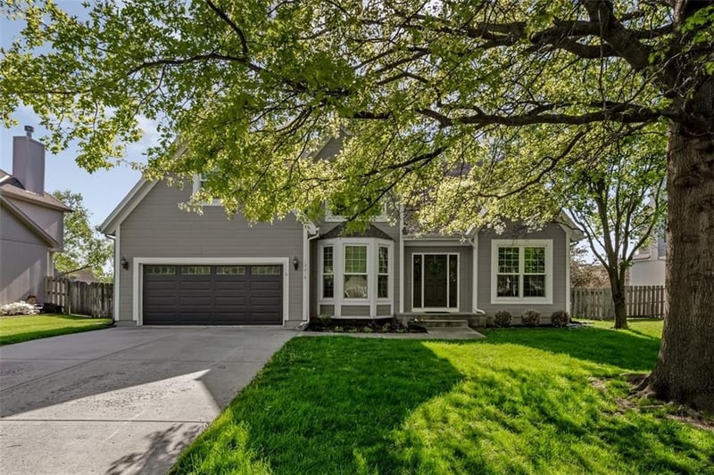 15216 Woodson St, Overland Park, KS 66223