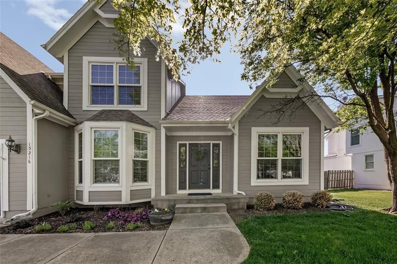 15216 Woodson St, Overland Park, KS 66223