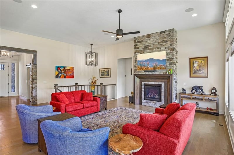 3121 SW Merriam Dr, Lee's Summit, MO 64081