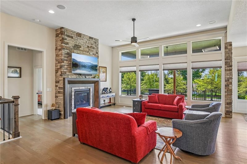 3121 SW Merriam Dr, Lee's Summit, MO 64081