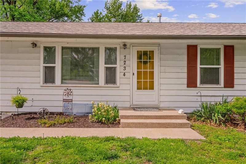 7234 Ridge Ave, Kansas City, KS 66111