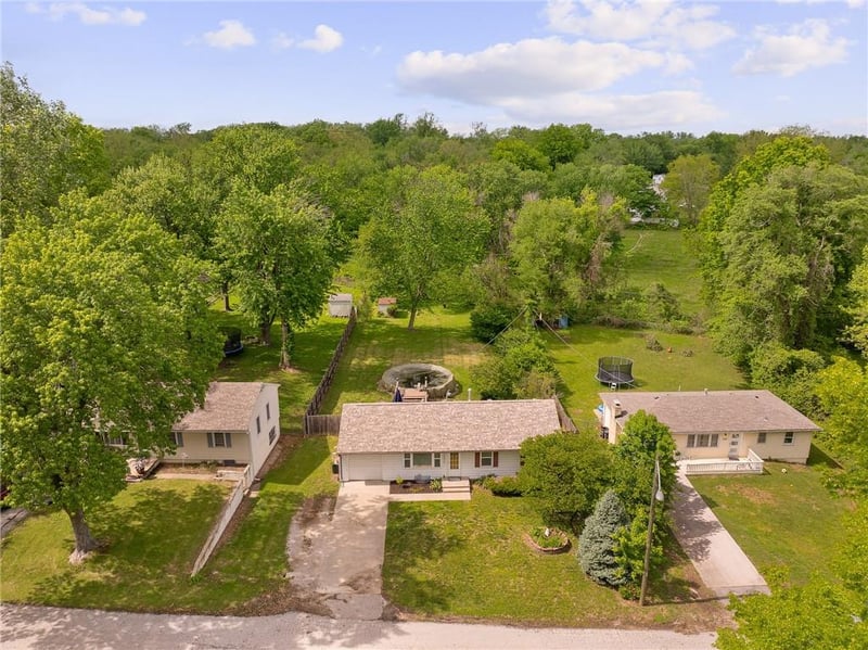 7234 Ridge Ave, Kansas City, KS 66111