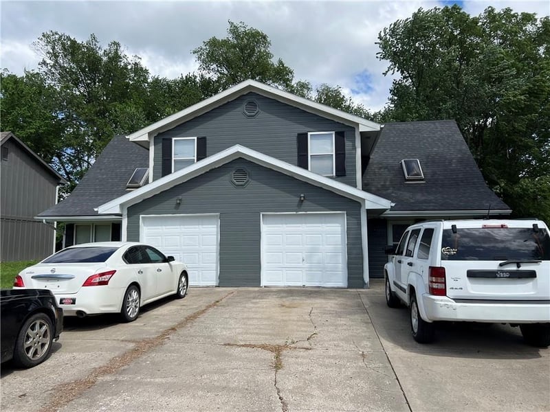 411-413 Spring Ave, Liberty, MO 64068