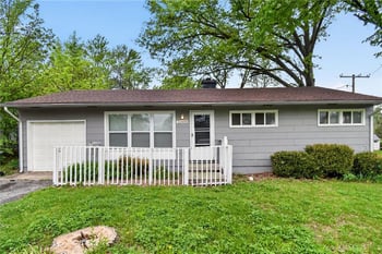 11400 Sycamore Ter, Kansas City, MO 64134