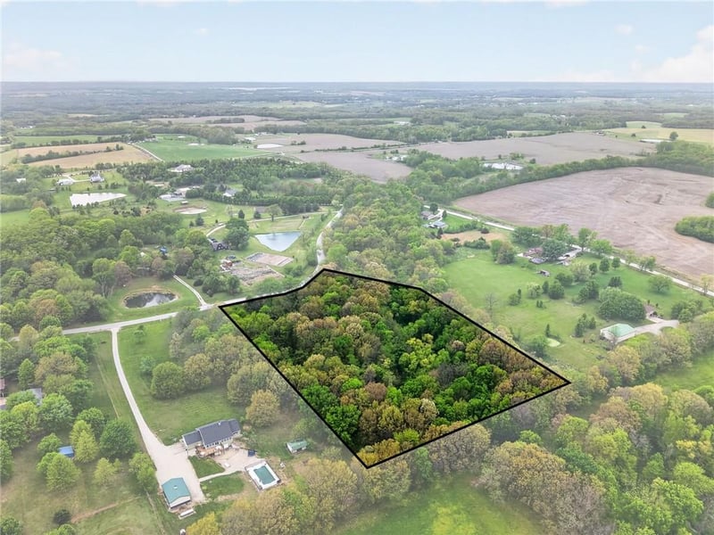 18809 Briar Ln, Holt, MO 64048