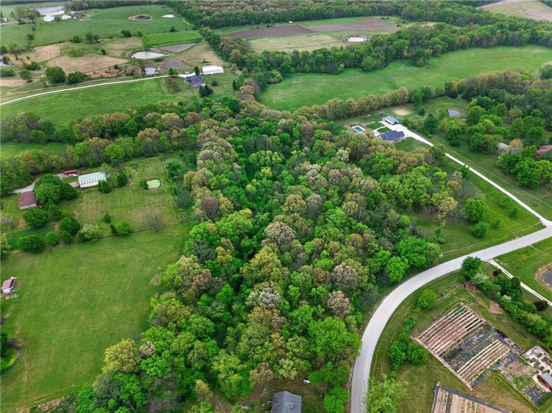18809 Briar Ln, Holt, MO 64048