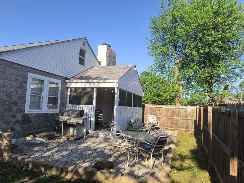 1005 Forest Ave, Independence, MO 64050