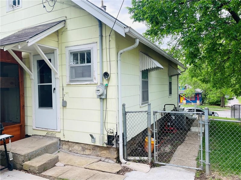 1124 Spruce St, Leavenworth, KS 66048
