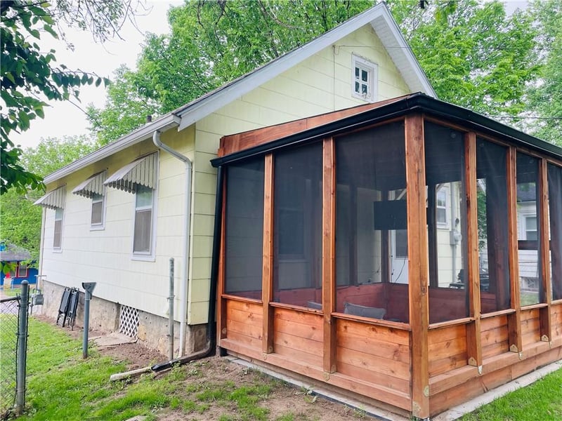 1124 Spruce St, Leavenworth, KS 66048