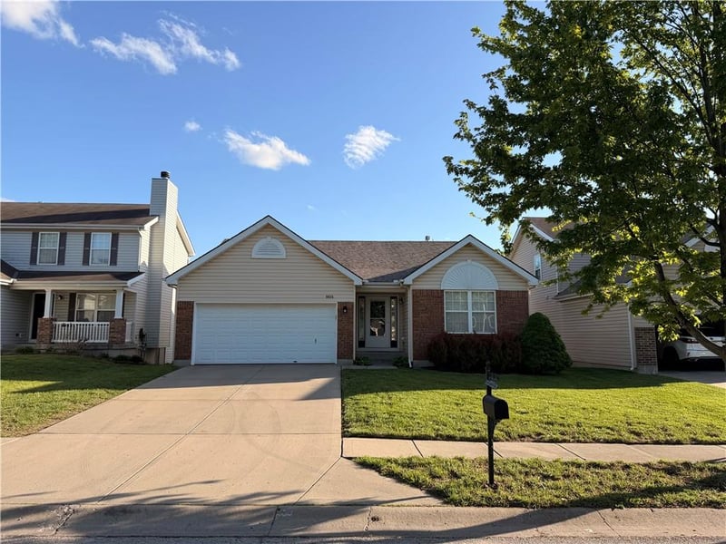 9615 98th St, Kansas City, MO 64157