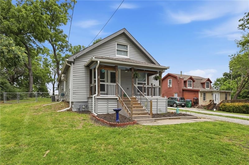 510 Lindberg Dr, Kansas City, MO 64118