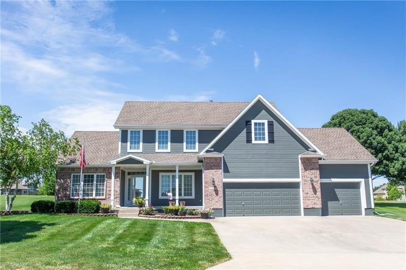 4532 Gull Point Dr, Lee's Summit, MO 64082