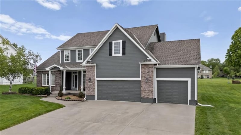 4532 Gull Point Dr, Lee's Summit, MO 64082