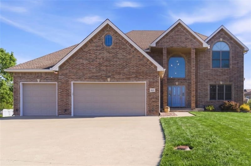 4213 NE Kennesaw Rg, Lee's Summit, MO 64064