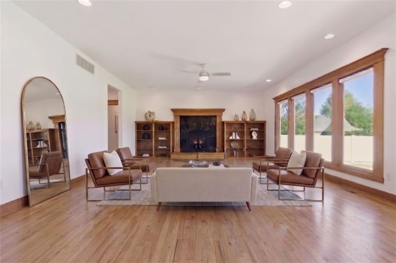 4213 NE Kennesaw Rg, Lee's Summit, MO 64064
