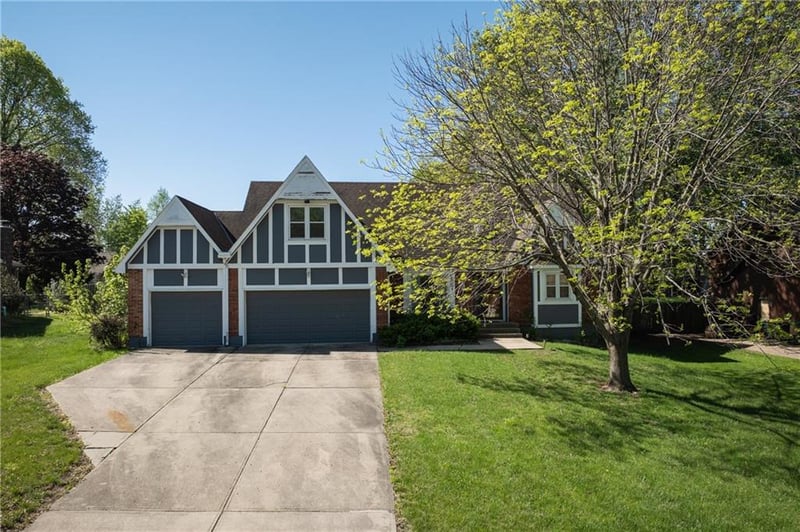 601 107th Ter, Kansas City, MO 64114