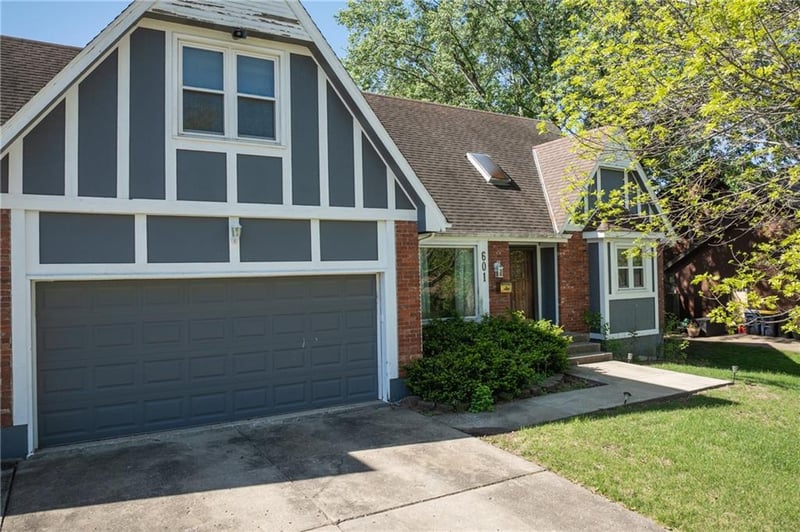 601 107th Ter, Kansas City, MO 64114