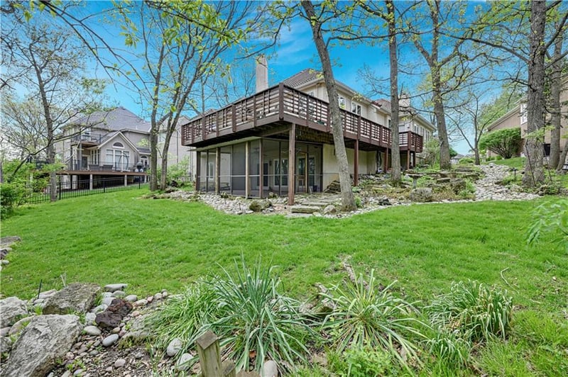 10545 Walmer St, Overland Park, KS 66212