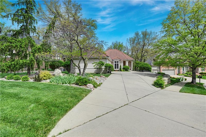 10545 Walmer St, Overland Park, KS 66212