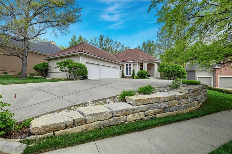 10545 Walmer St, Overland Park, KS 66212