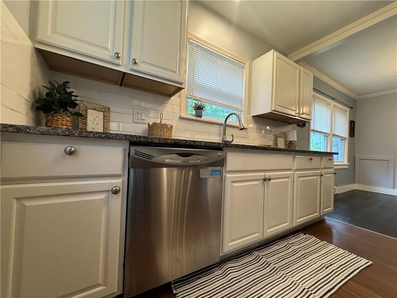 5987 Paseo Blvd, Kansas City, MO 64110