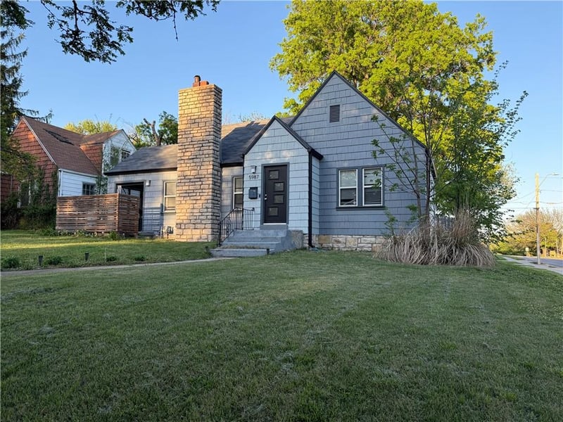5987 Paseo Blvd, Kansas City, MO 64110