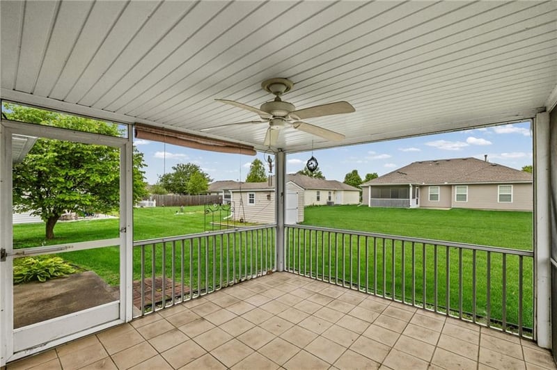 1016 Bristol Dr, Raymore, MO 64083