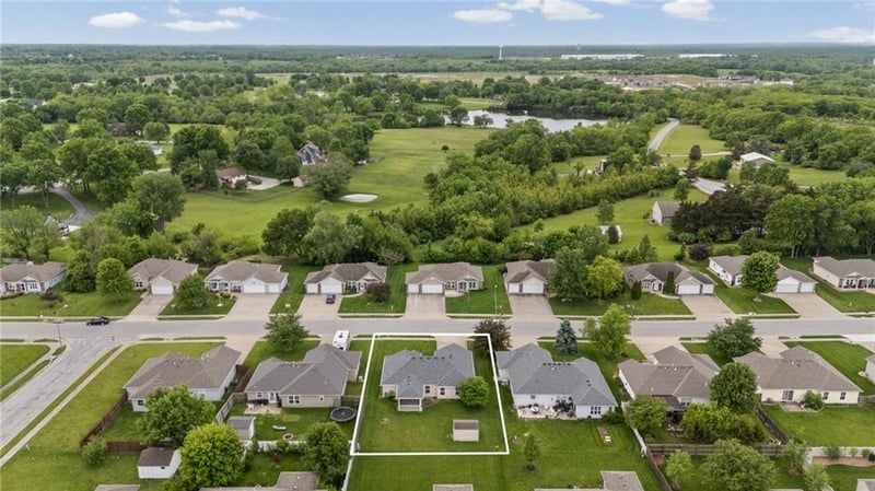 1016 Bristol Dr, Raymore, MO 64083