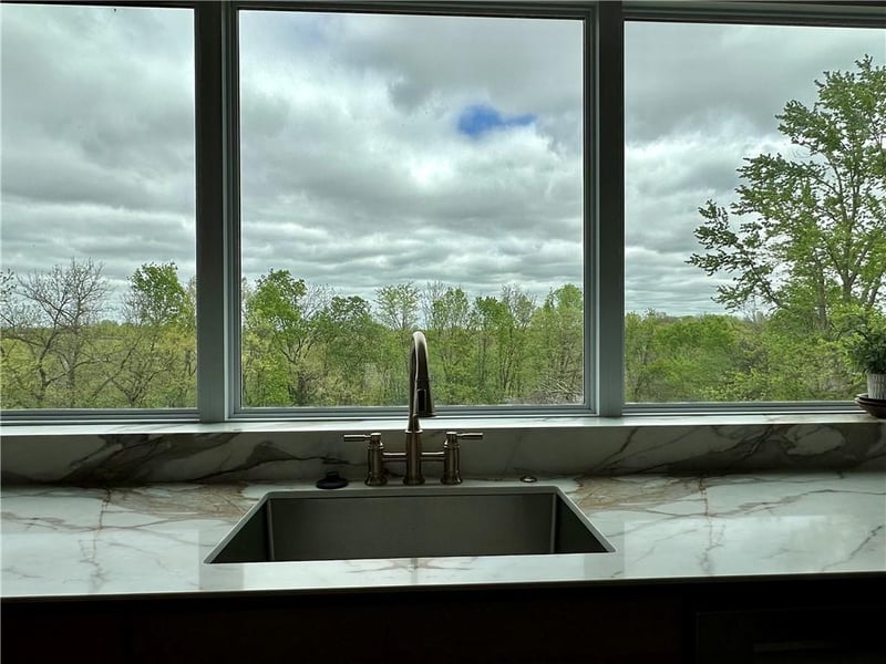 10000 112th St, Kansas City, MO 64157