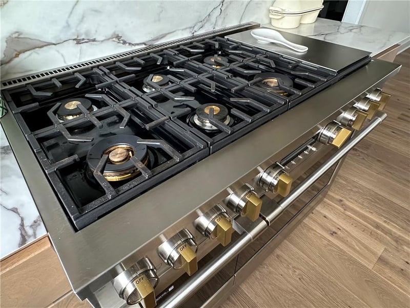 10000 112th St, Kansas City, MO 64157