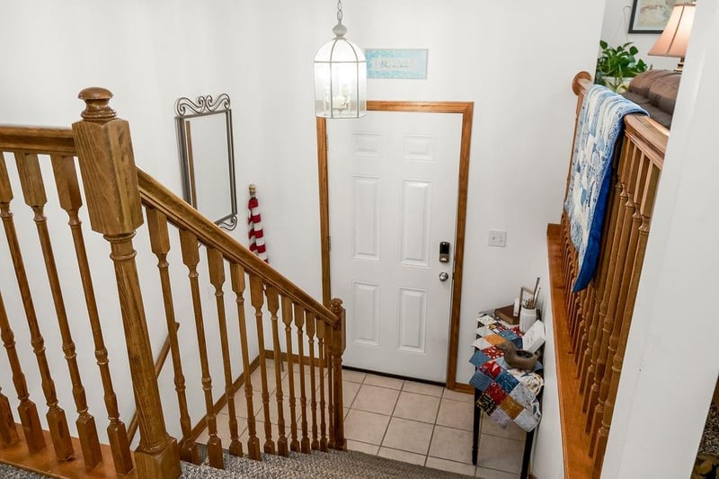 1821 Kenwood Dr, Blue Springs, MO 64014