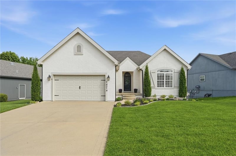 14214 155th St, Olathe, KS 66062