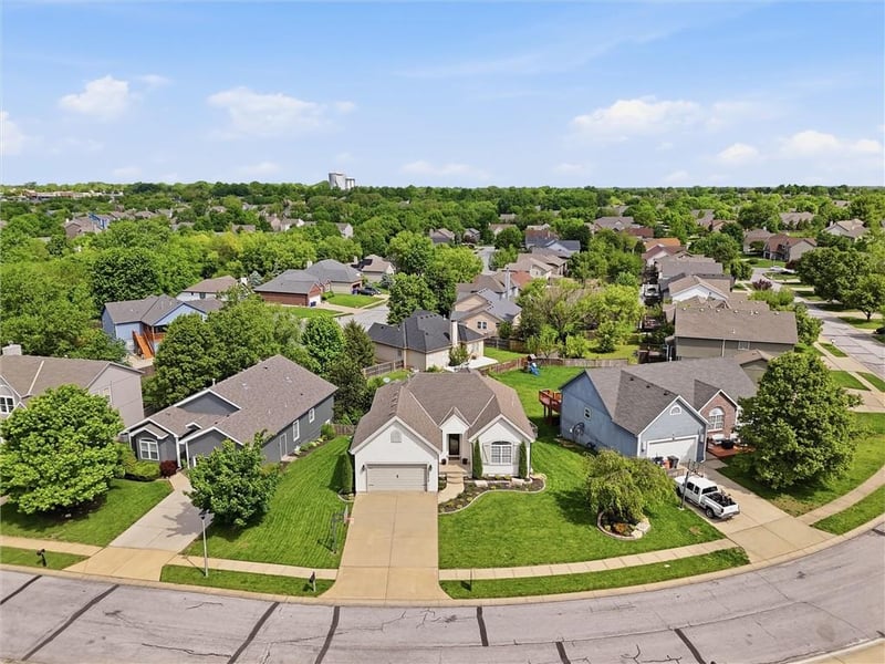 14214 155th St, Olathe, KS 66062