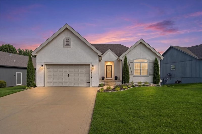 14214 155th St, Olathe, KS 66062