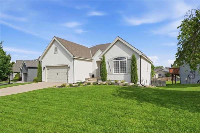 14214 155th St, Olathe, KS 66062
