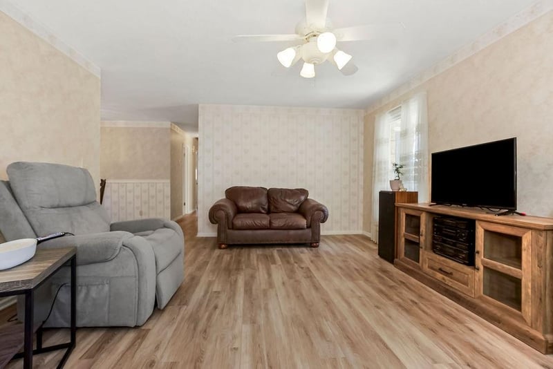 12116 46th St, Kansas City, MO 64133