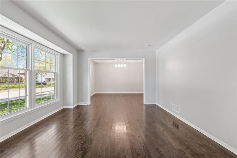 8306 97th Ter, Overland Park, KS 66212