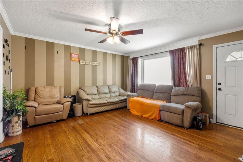 803 N Summit Cir, Blue Springs, MO 64015