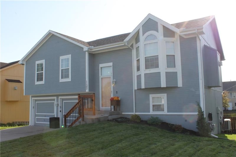 11502 Laurel Ave, Kansas City, MO 64157