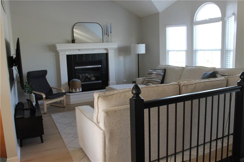 11502 Laurel Ave, Kansas City, MO 64157