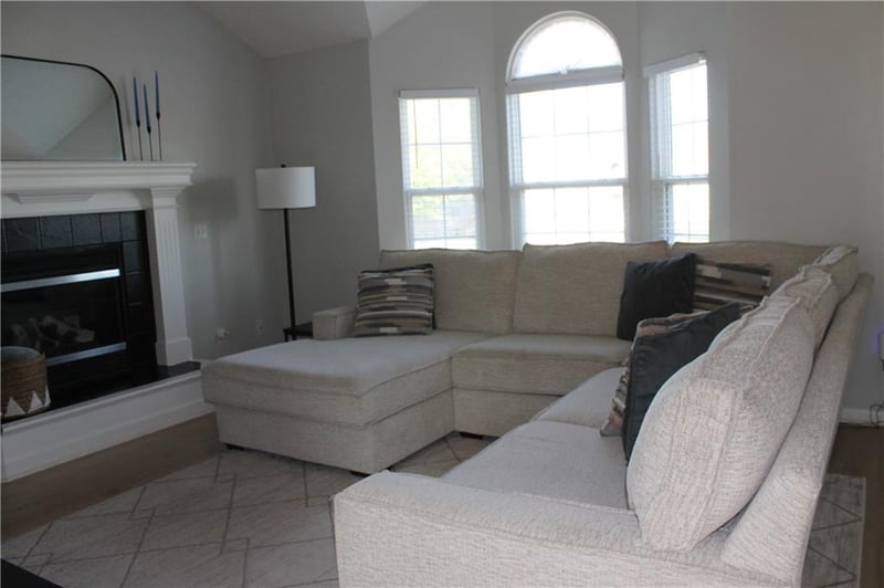 11502 Laurel Ave, Kansas City, MO 64157