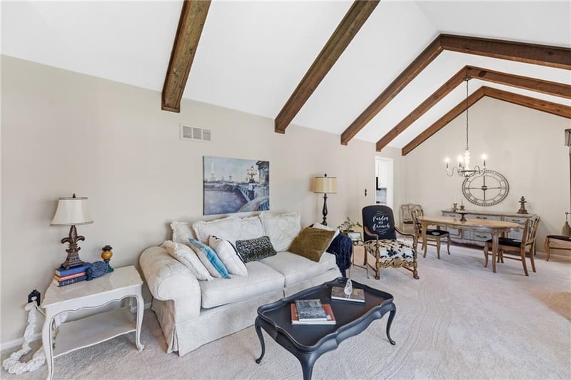 9912 Farley Ln, Overland Park, KS 66212