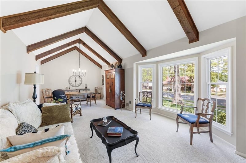 9912 Farley Ln, Overland Park, KS 66212